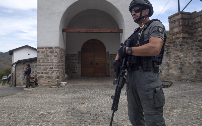 La Polizia Serba Arresta il Sospettato Leader degli Estremisti di Banjska