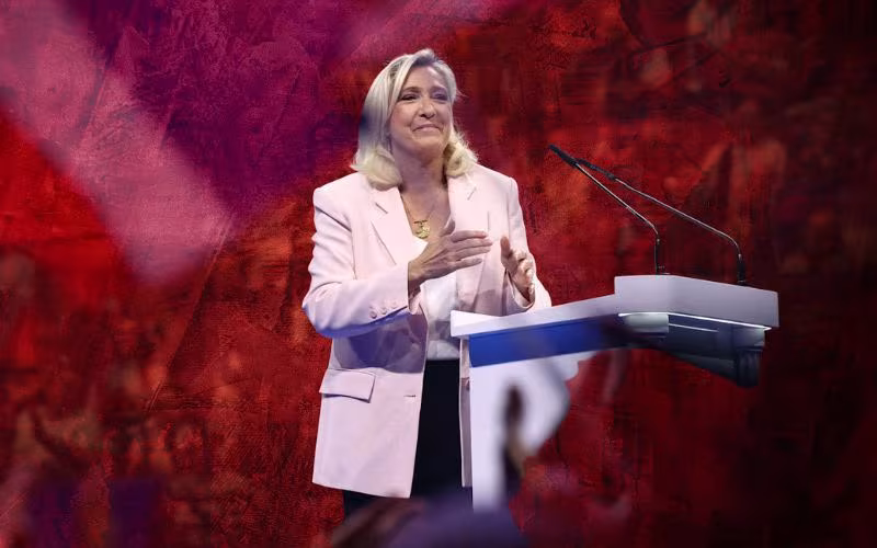 Le Pen lancia il 2027 da Orléans: Bardella premier e una rinascita senza rotture